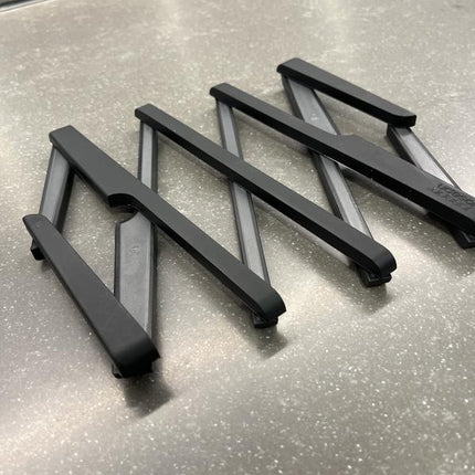 Stretchable Folding Silicone Trivet - Heat Resistant & Non-Slip
