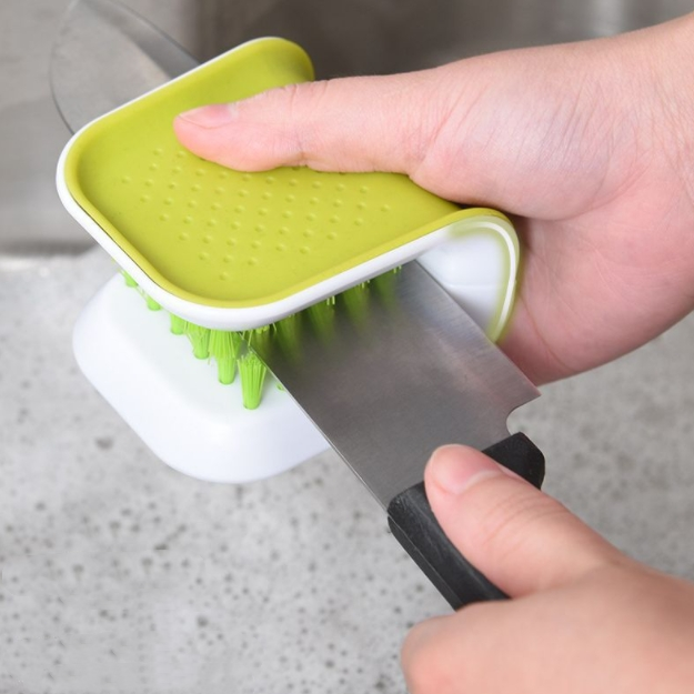 BladeBrush - Kitchen Knife & Cutlery Cleaning Brush